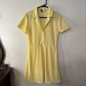 Divided Yellow Peplum Sundress with Notched Collar and Short Sleeves